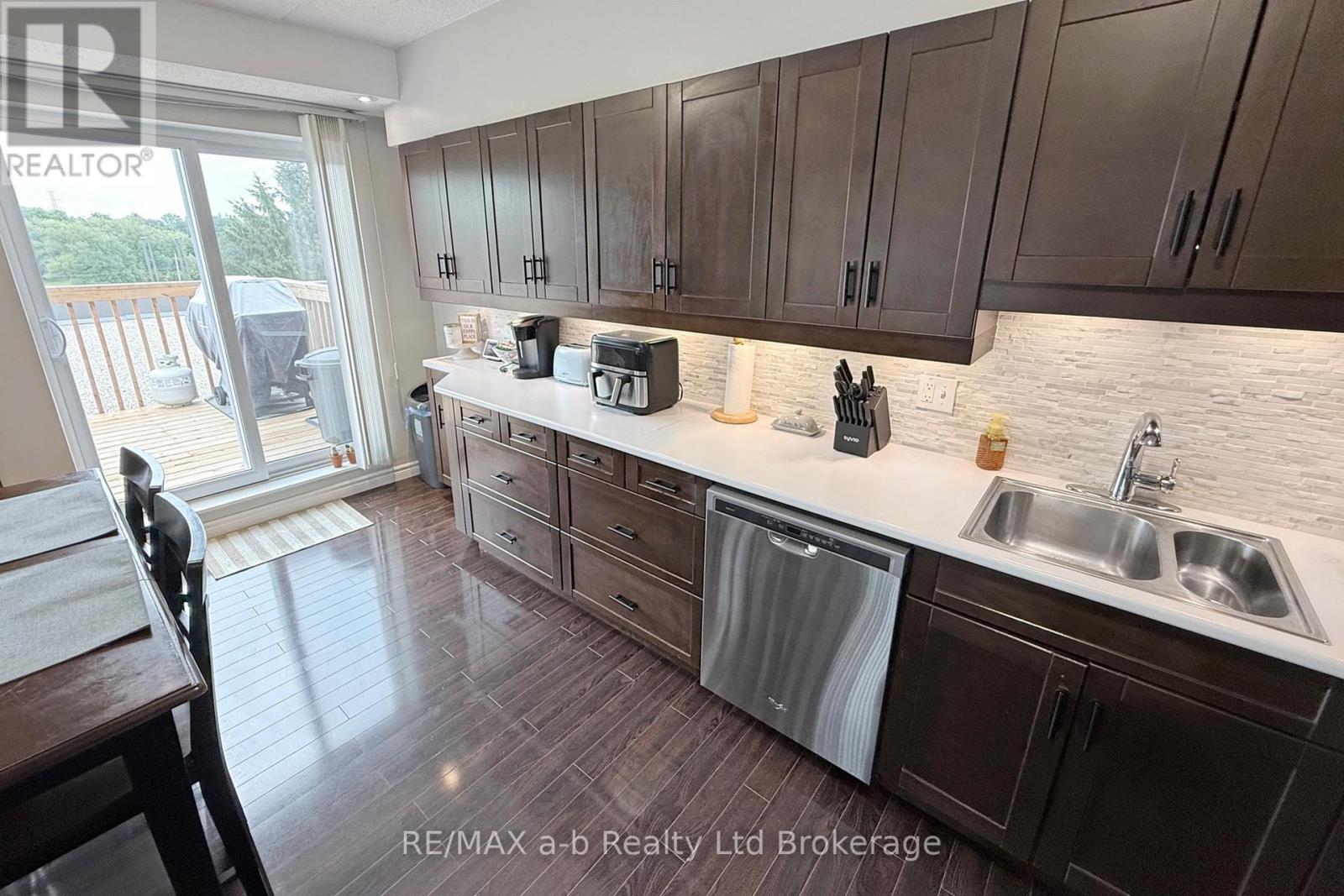 #303 159 FERGUSON DRIVE - Image 12
