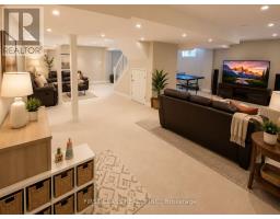 Family room - 2360 Credit Valley Road, Mississauga, ON L5M4C9 Photo 10