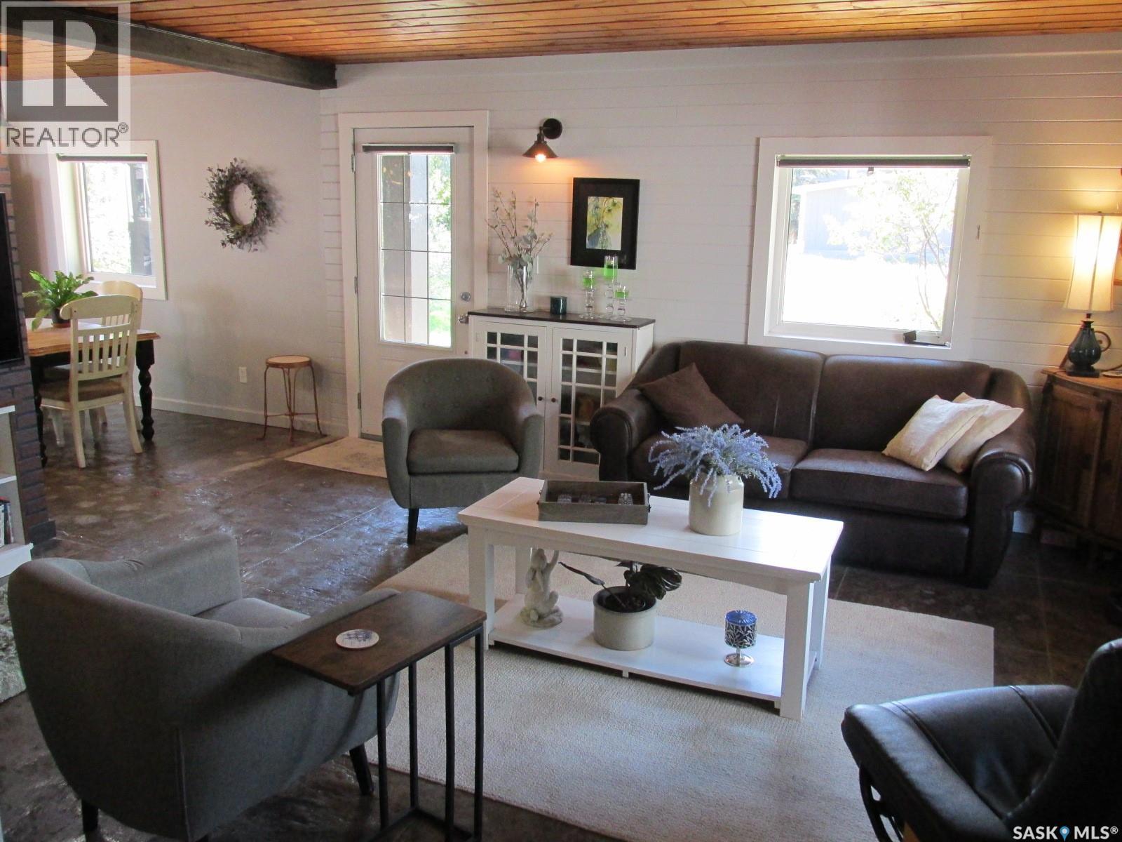 701 Pine DRIVE - 7