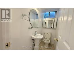 95 Pleasant View Drive, Toronto, ON M2J3R2 Photo 13