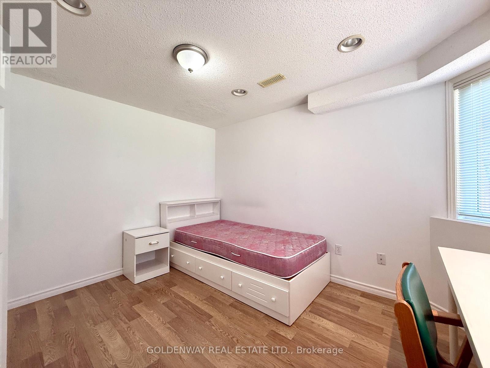 20 GREEN ASH TERRACE - 26