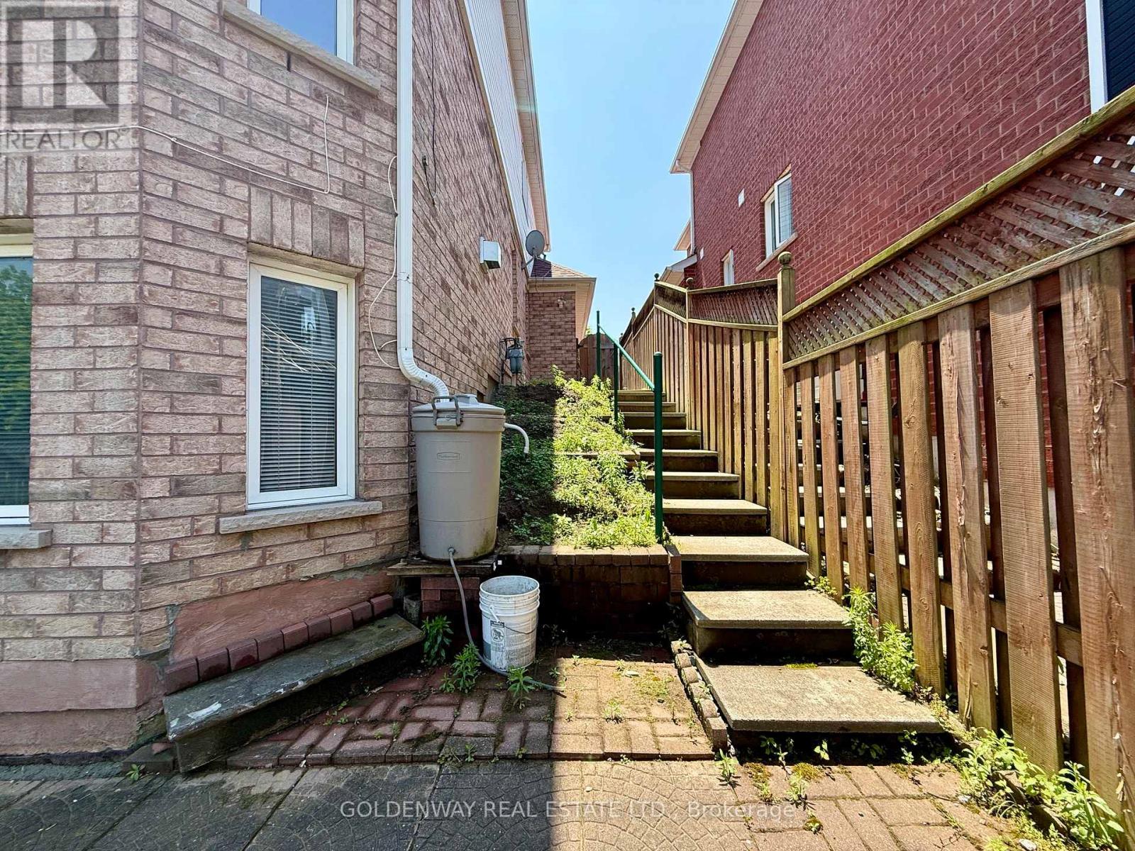 20 GREEN ASH TERRACE - 32