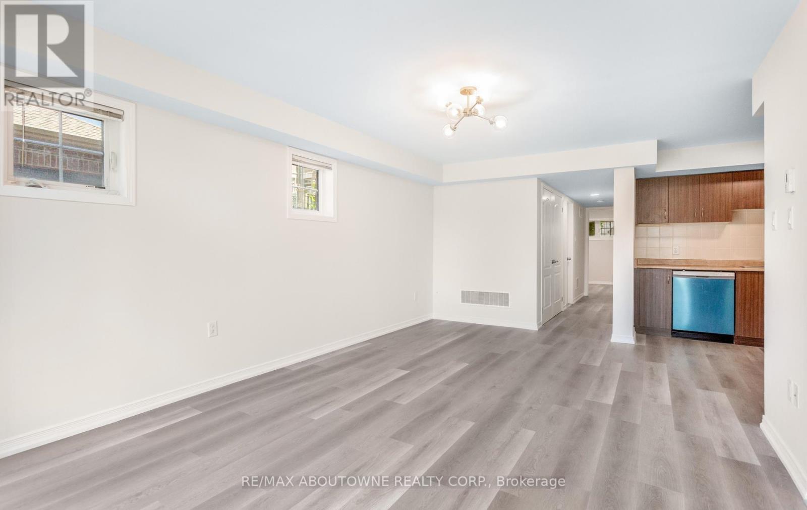 #1 2441 GREENWICH DRIVE - 18