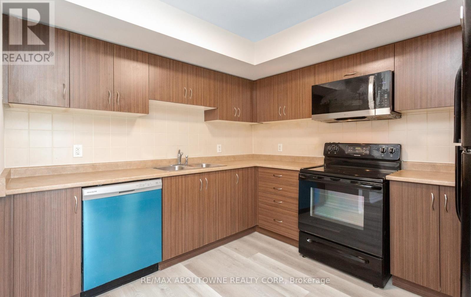 #1 2441 GREENWICH DRIVE - 22
