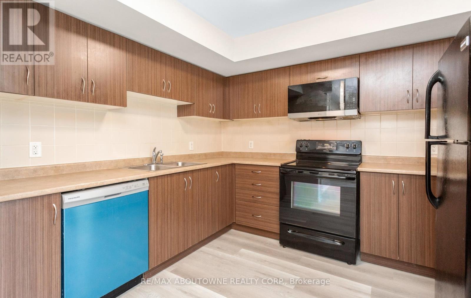 #1 2441 GREENWICH DRIVE - 21