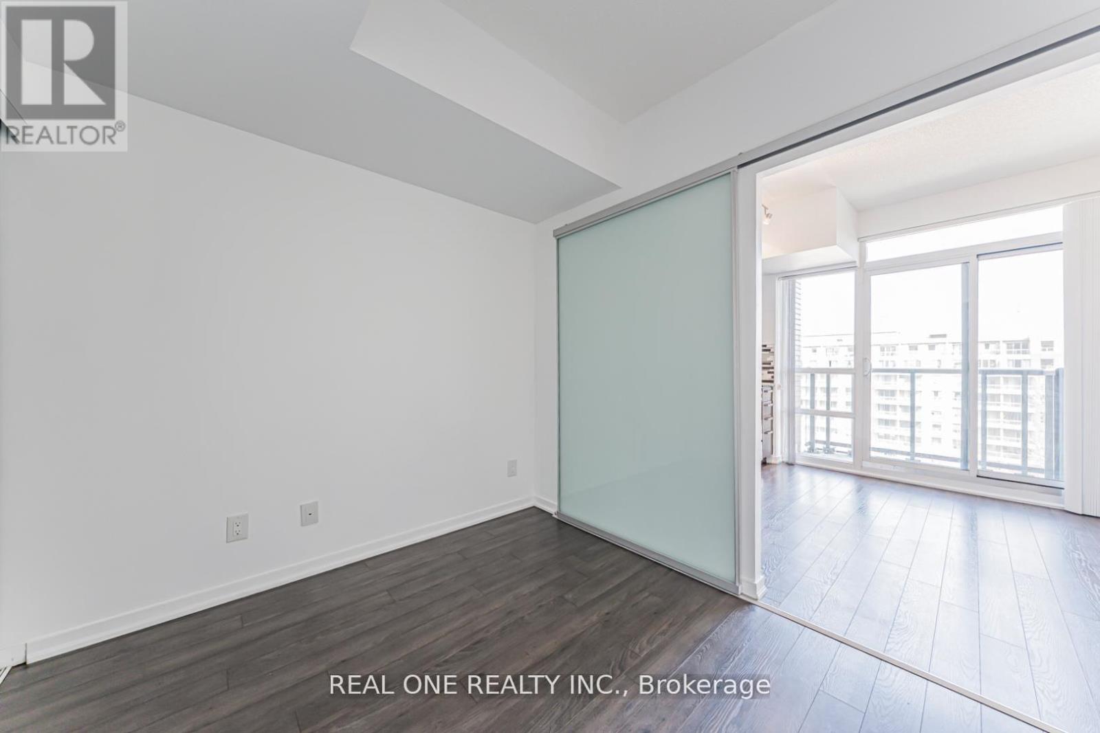 #846 68 ABELL STREET - 20