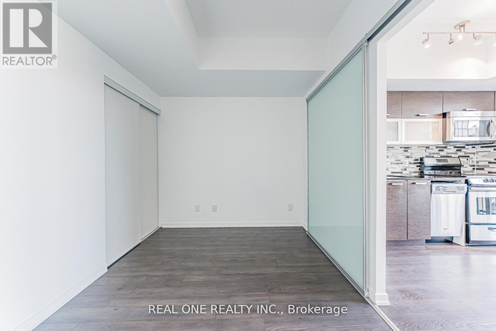 #846 68 ABELL STREET - 23