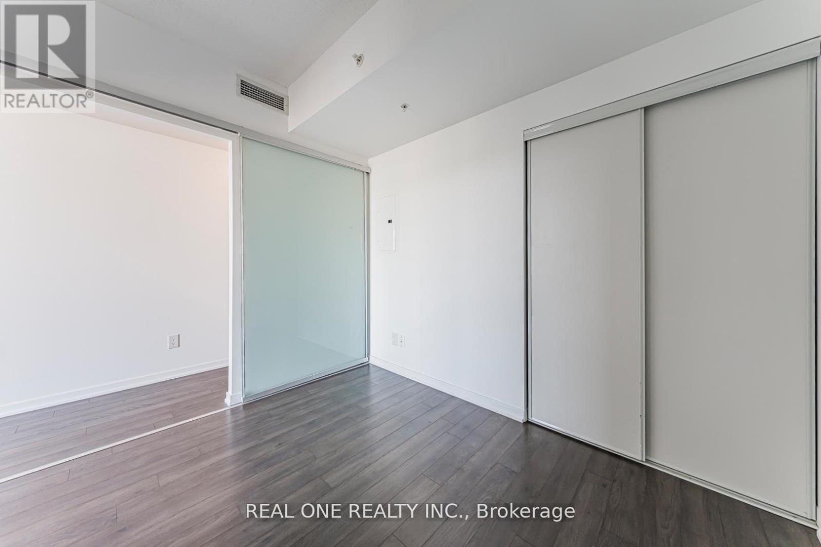 #846 68 ABELL STREET - 14