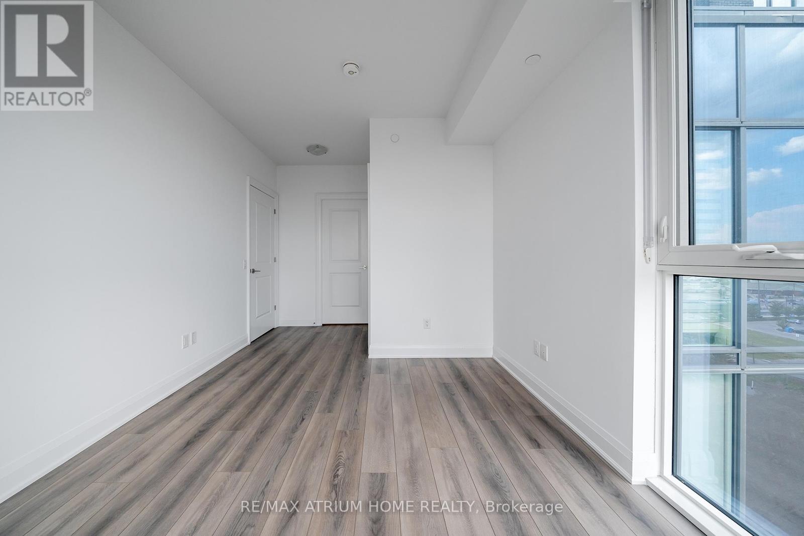 #1004 10 GATINEAU DRIVE - 10