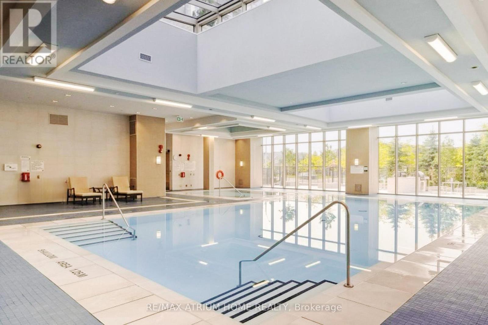 #1004 10 GATINEAU DRIVE - 22