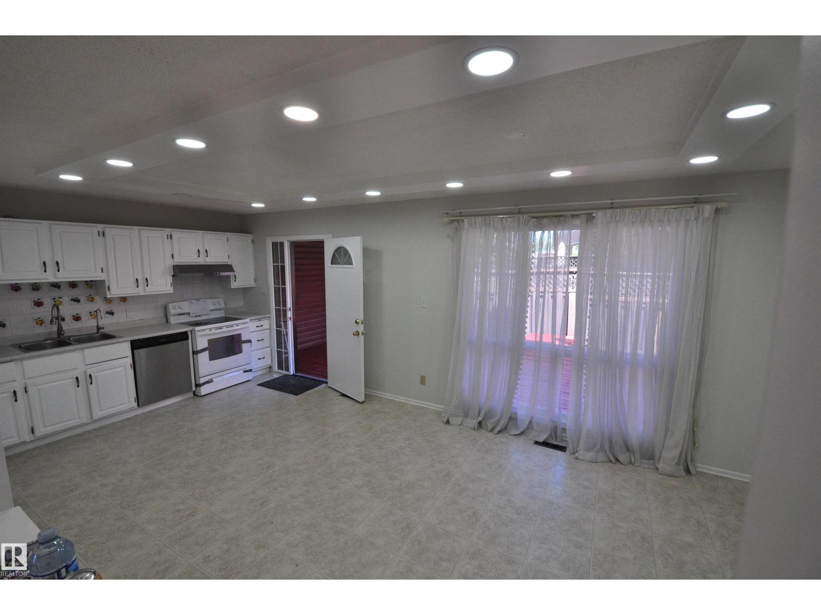 617 MILLBOURNE RD E NW - 11