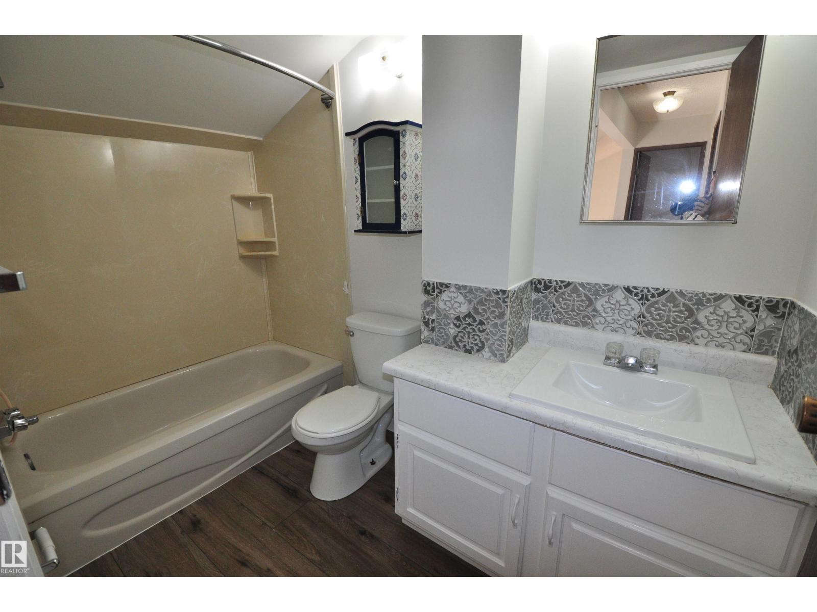 617 MILLBOURNE RD E NW - 16