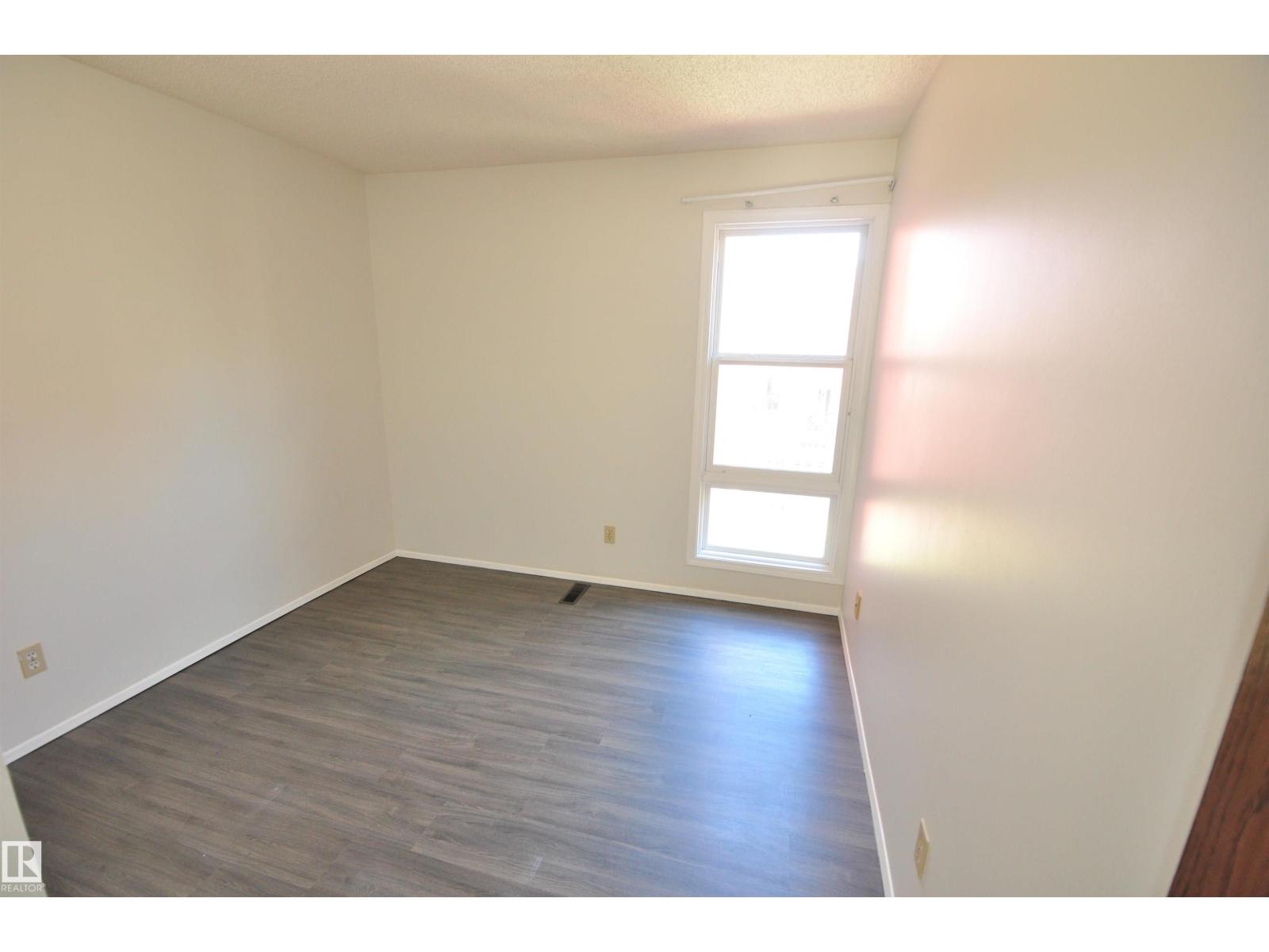 617 MILLBOURNE RD E NW - 17