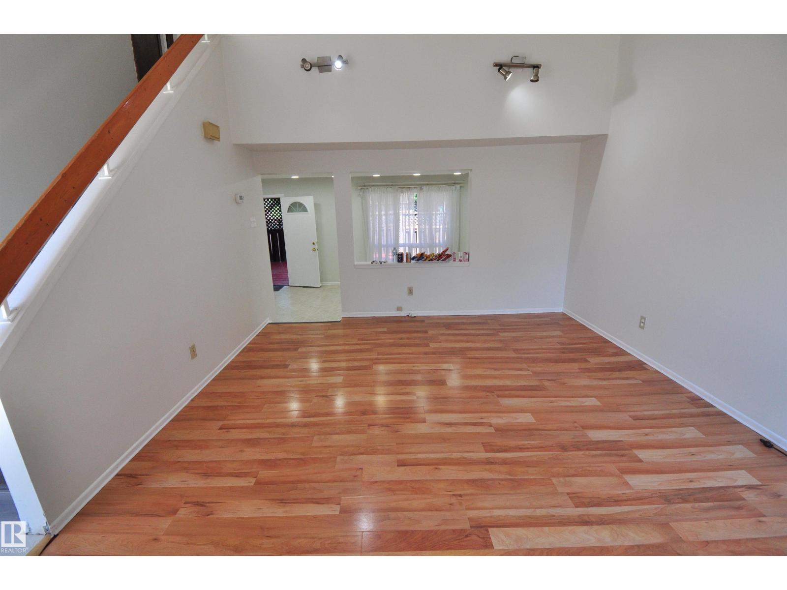 617 MILLBOURNE RD E NW - 7