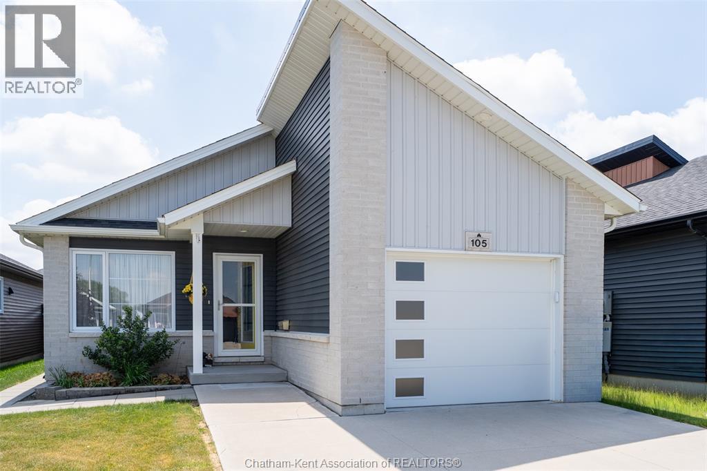 105 Moonstone CRESCENT - 1