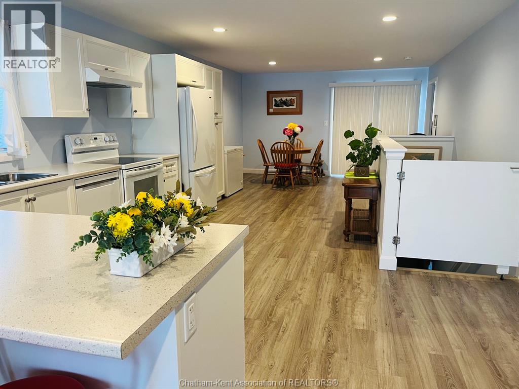 105 Moonstone CRESCENT - 13