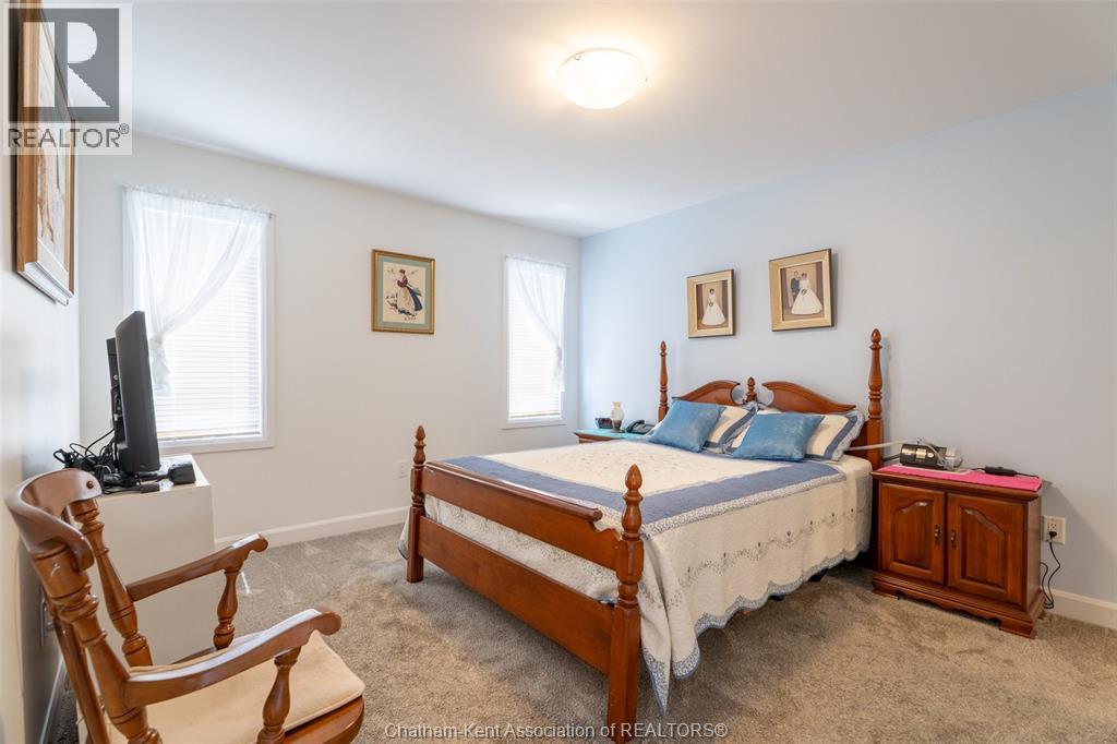 105 Moonstone CRESCENT - 22
