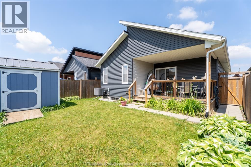 105 Moonstone CRESCENT - 38