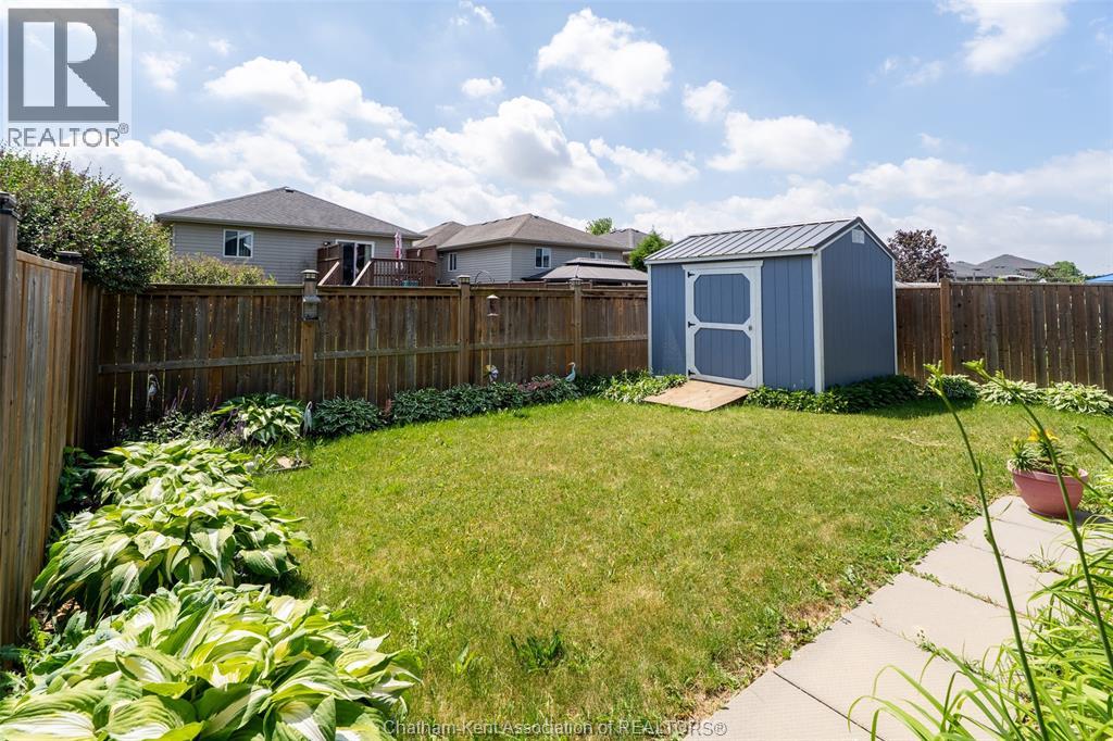105 Moonstone CRESCENT - 39