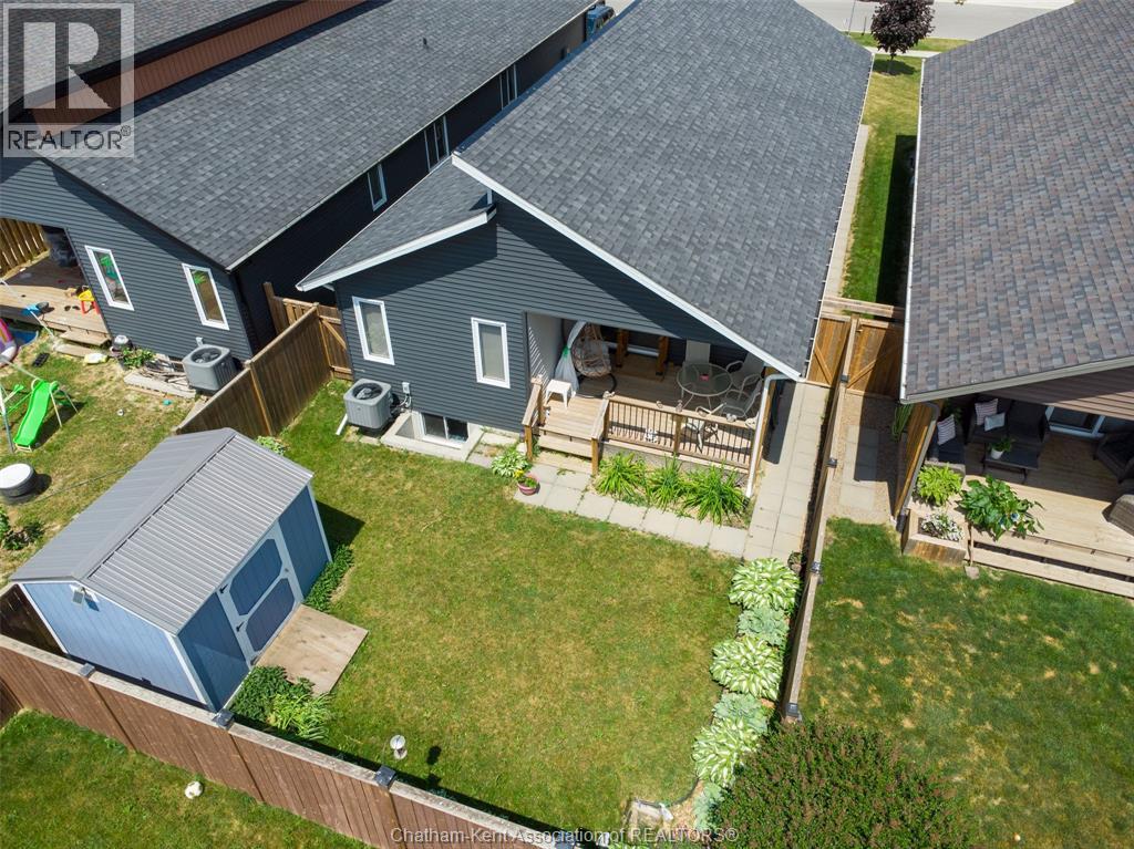 105 Moonstone CRESCENT - 42