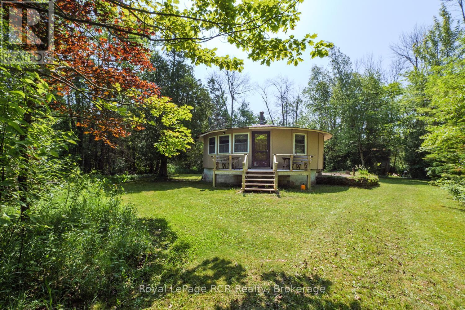 16 YOUNGS DRIVE - 32