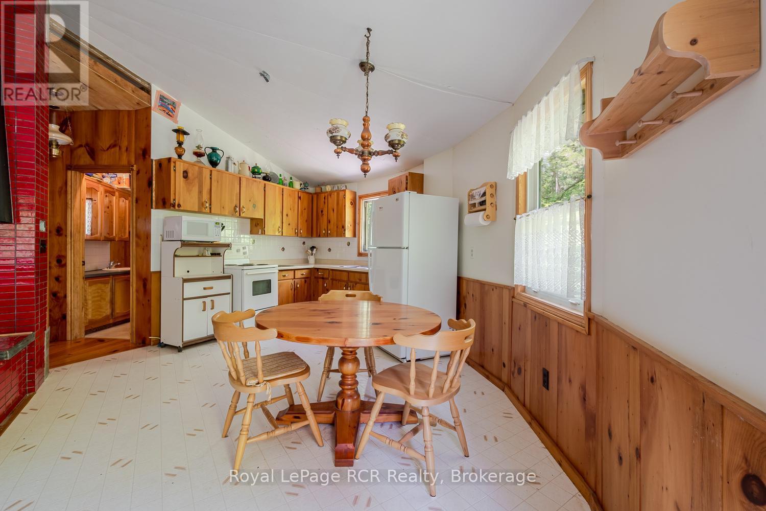 16 YOUNGS DRIVE - 36