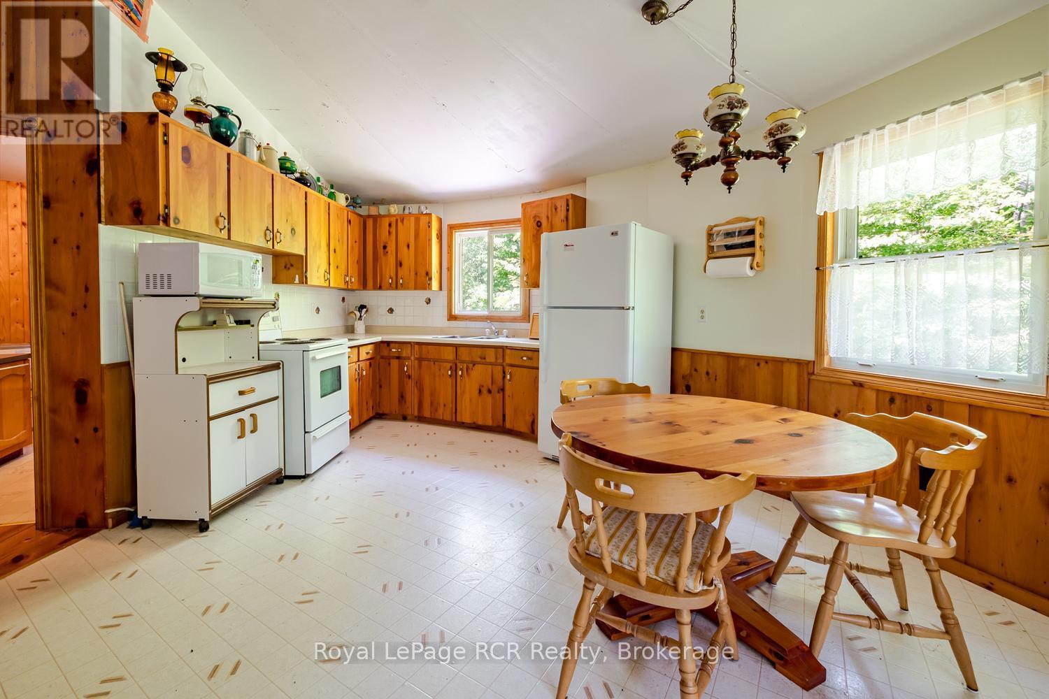 16 YOUNGS DRIVE - 41
