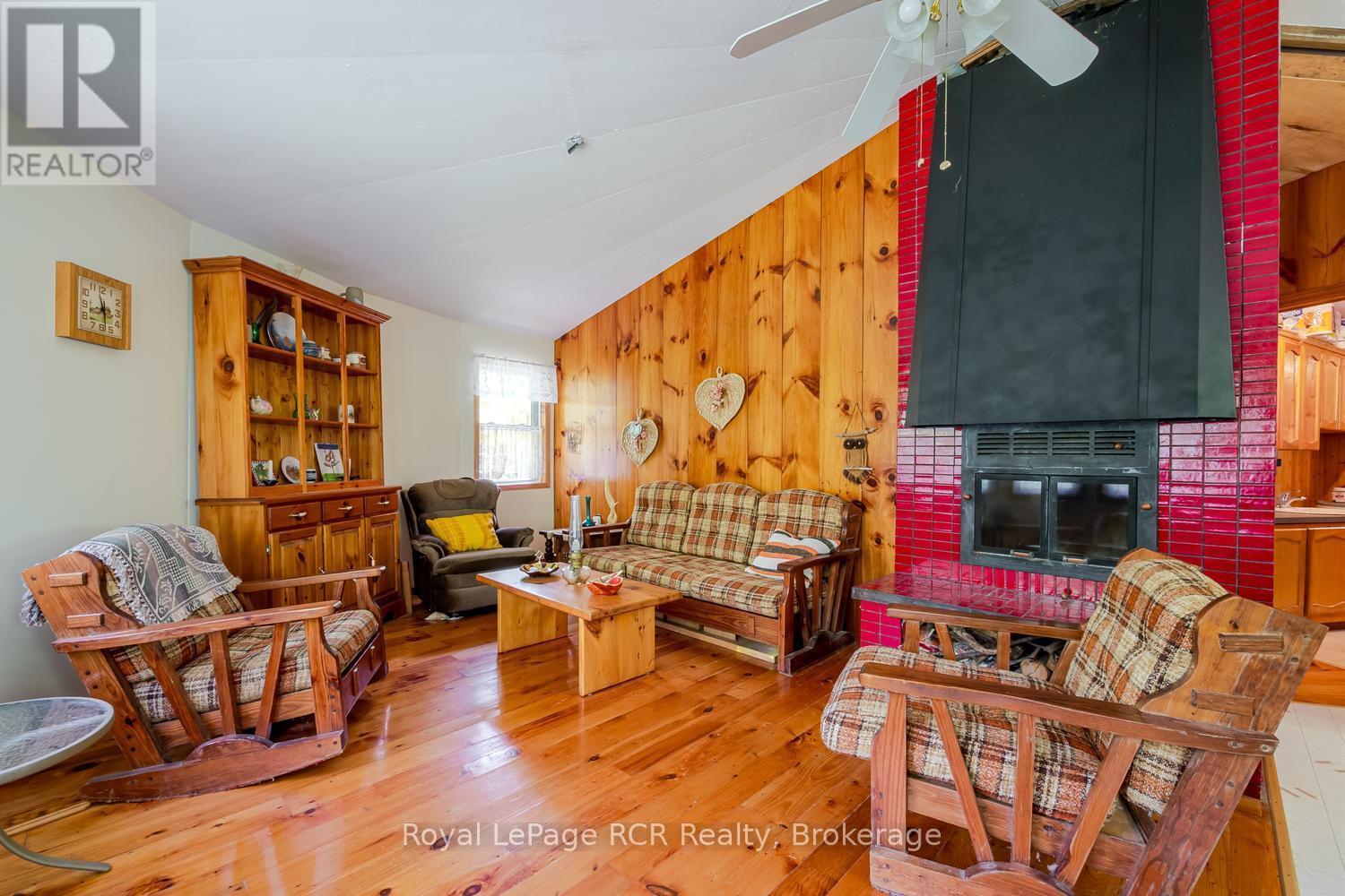 16 YOUNGS DRIVE - 38