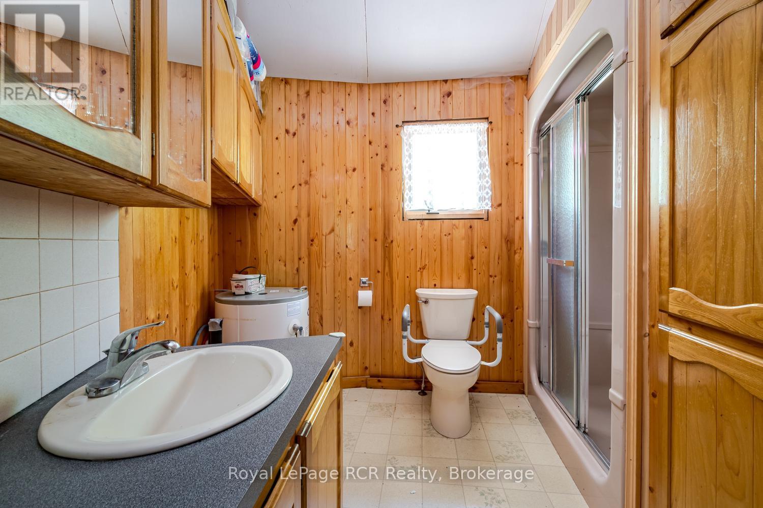 16 YOUNGS DRIVE - 44
