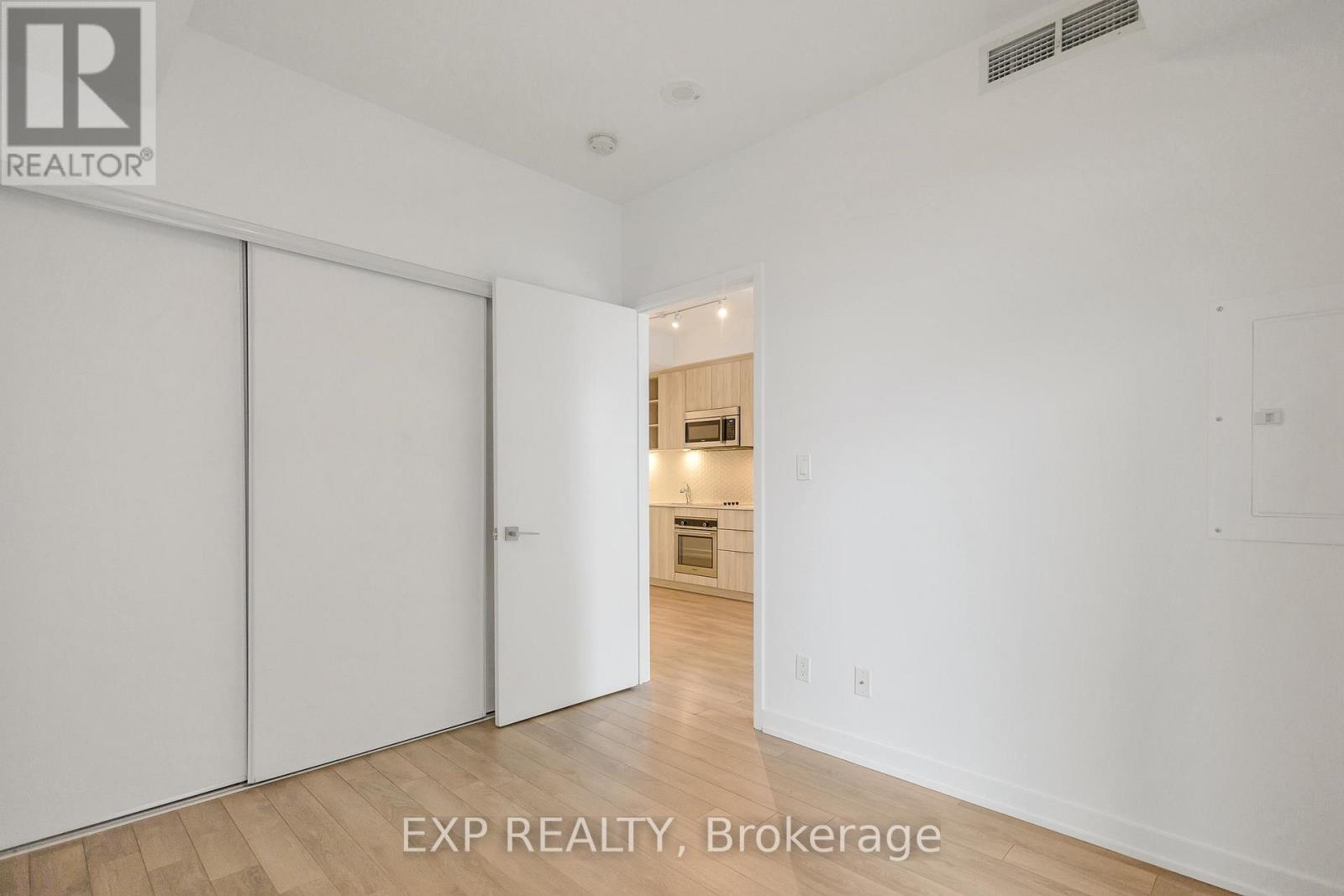 #2404 50 ORDNANCE STREET - 11