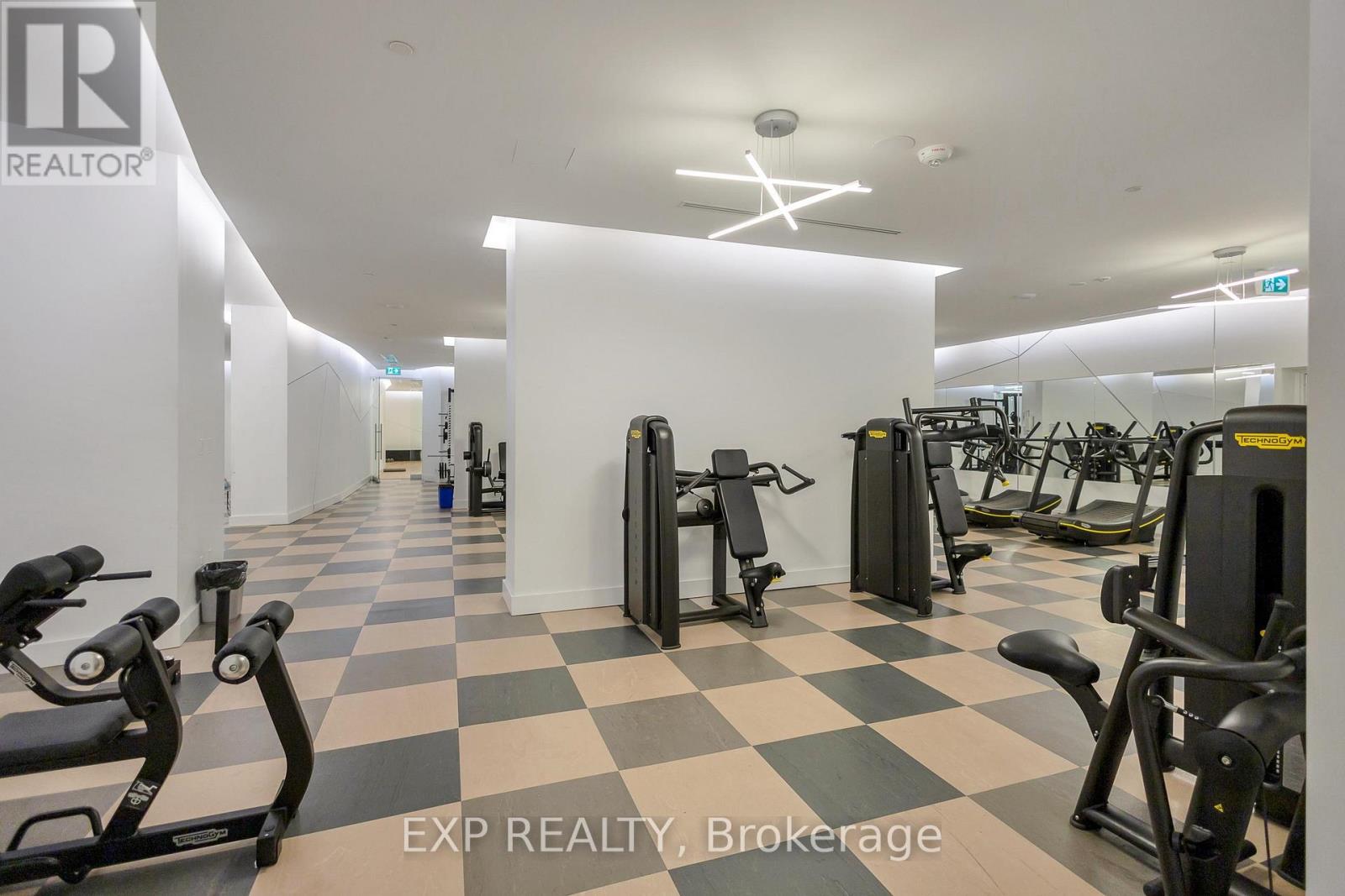 #2404 50 ORDNANCE STREET - 21