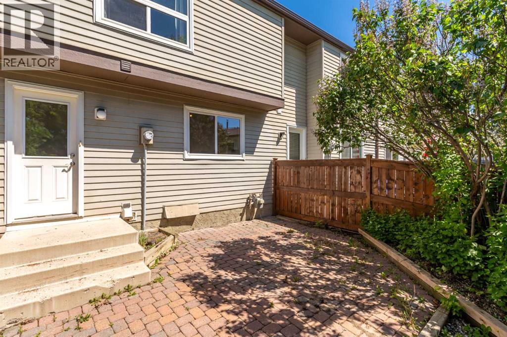 #31 5625 Silverdale Drive NW - 30