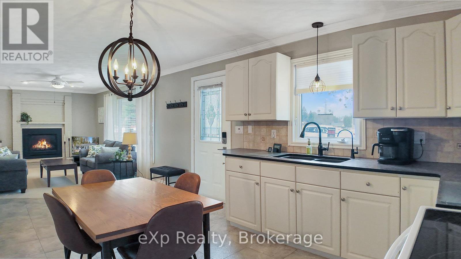129 LAKE ROSALIND ROAD 1 - 12
