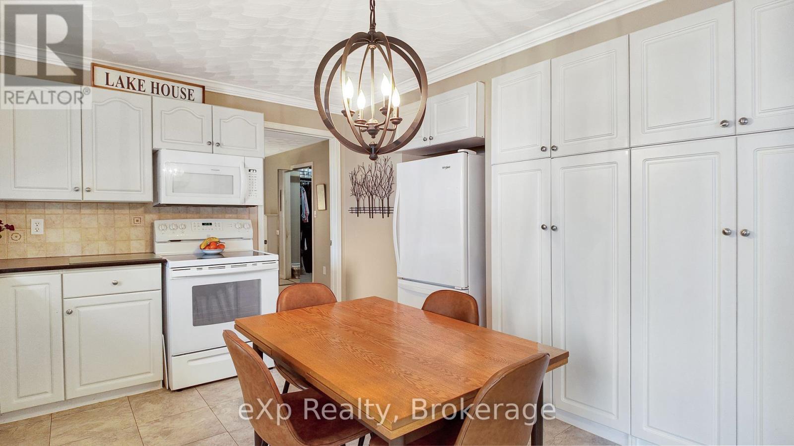 129 LAKE ROSALIND ROAD 1 - 11
