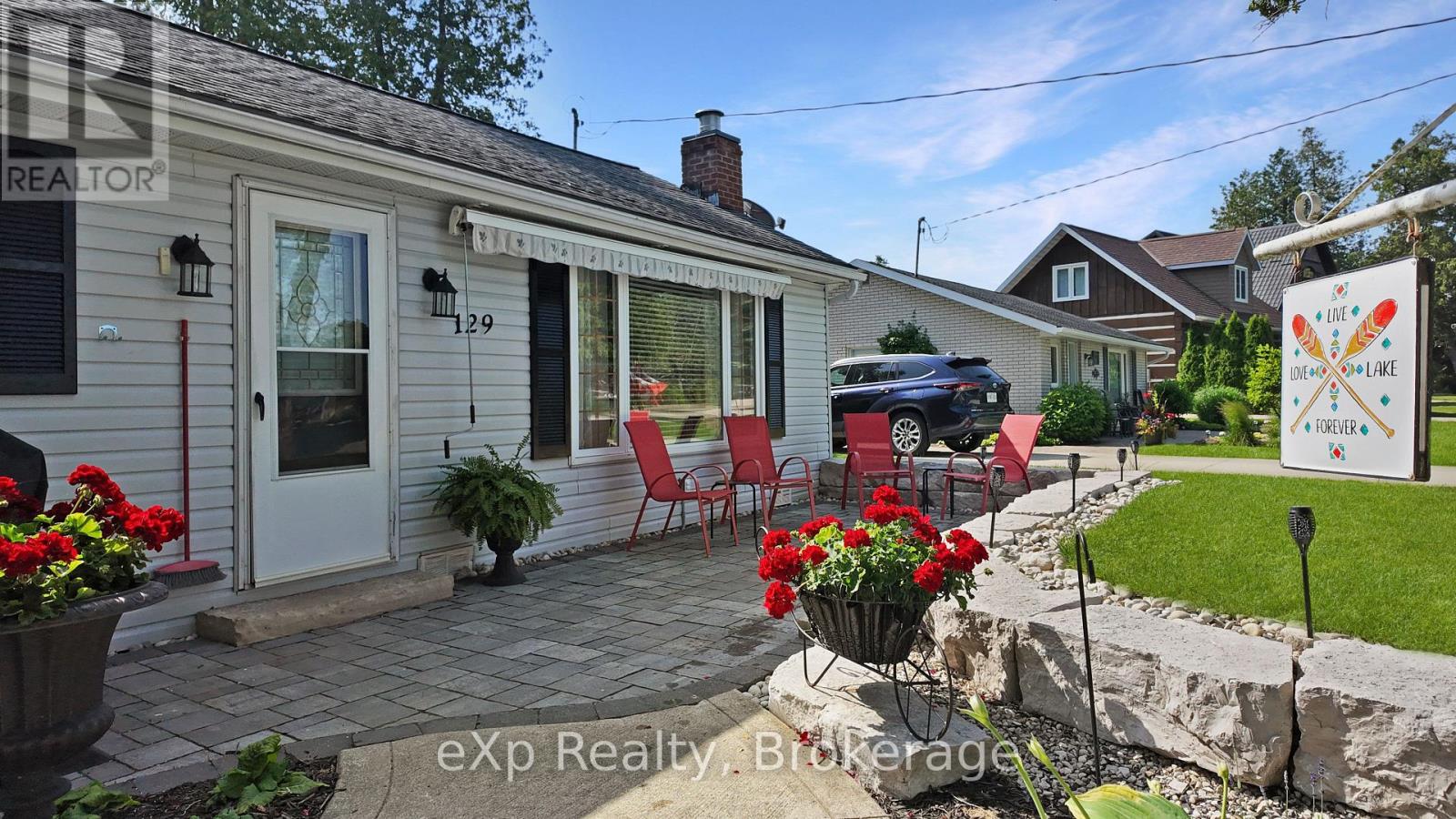 129 LAKE ROSALIND ROAD 1 - 2