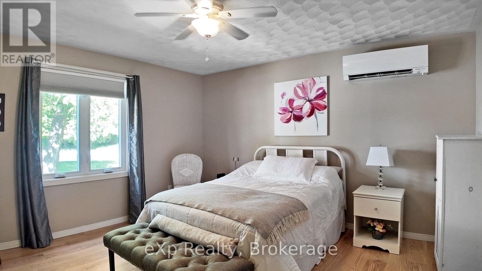 129 LAKE ROSALIND ROAD 1 - 17