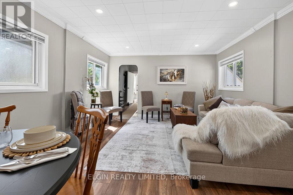 28 WALNUT STREET - Image 10