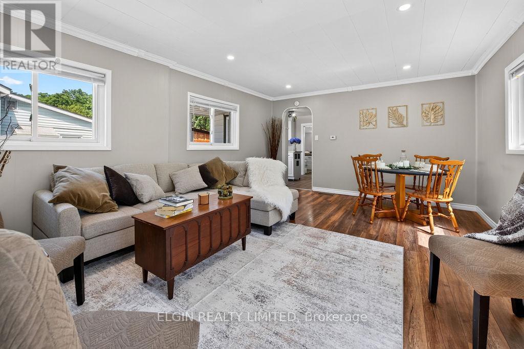 28 WALNUT STREET - Image 12