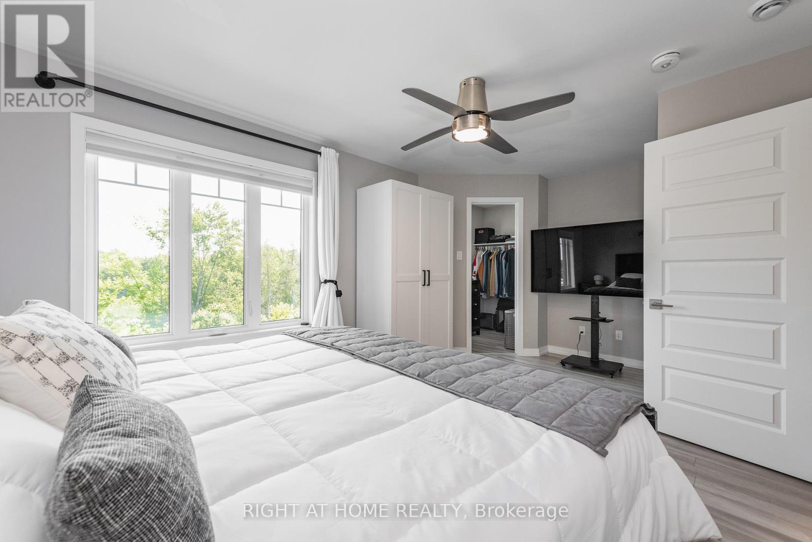 #296 308 MASTERS LANE - 18