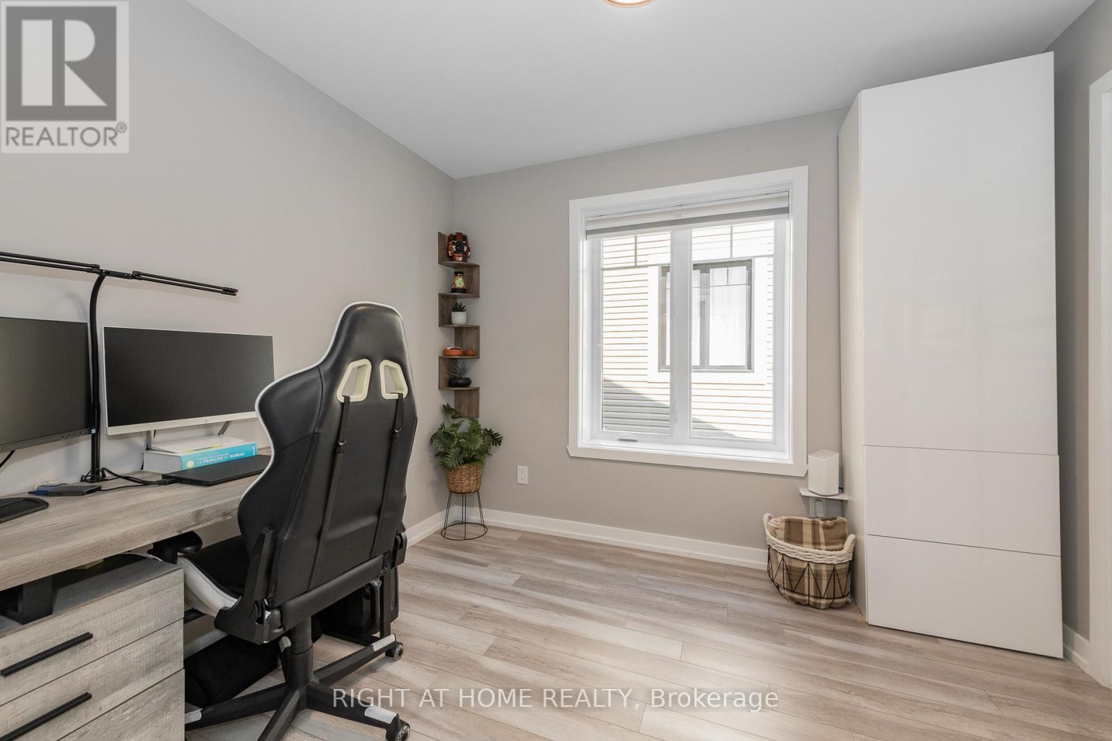 #296 308 MASTERS LANE - 20