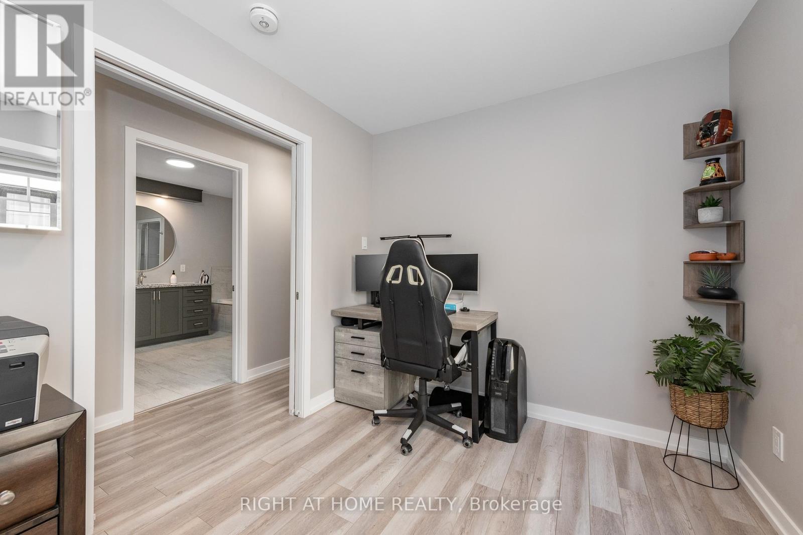#296 308 MASTERS LANE - 22
