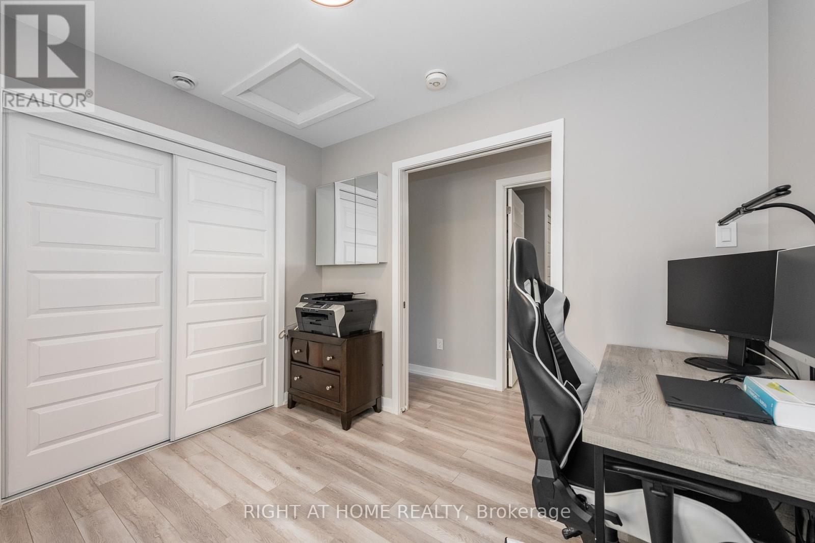#296 308 MASTERS LANE - 23