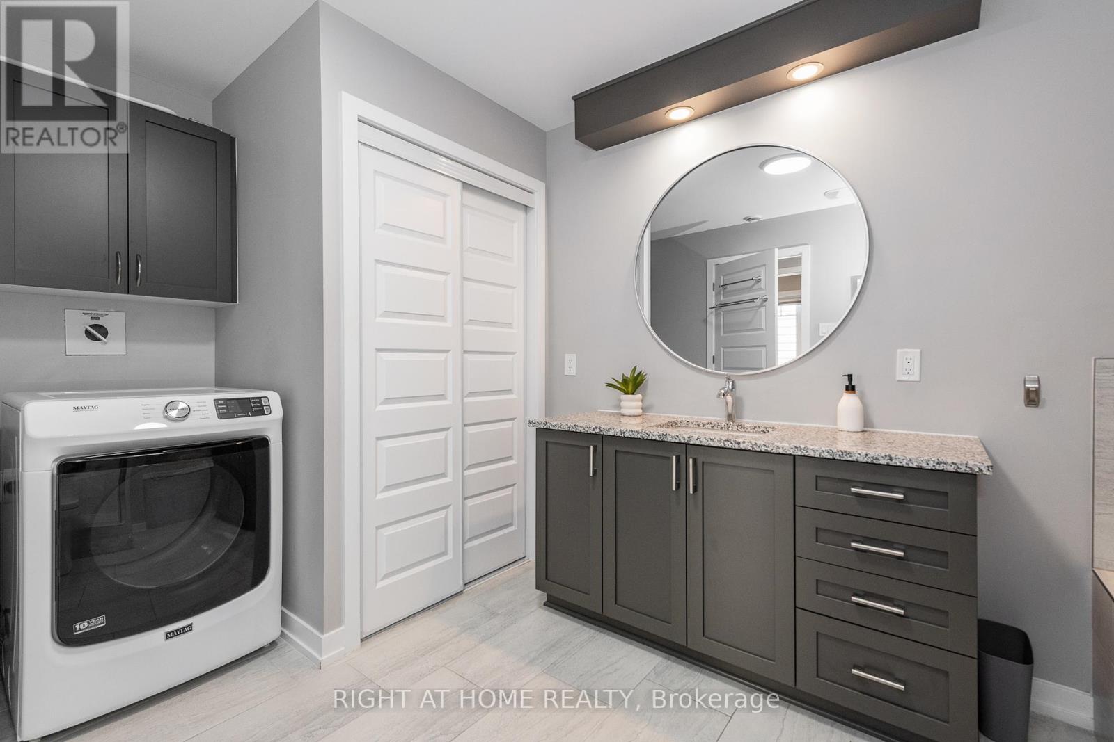#296 308 MASTERS LANE - 25