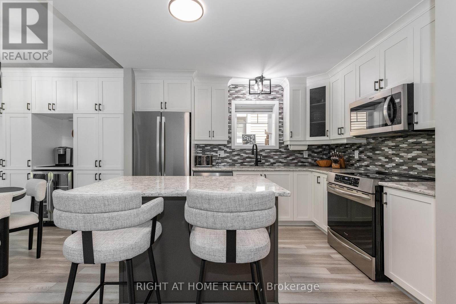 #296 308 MASTERS LANE - 6