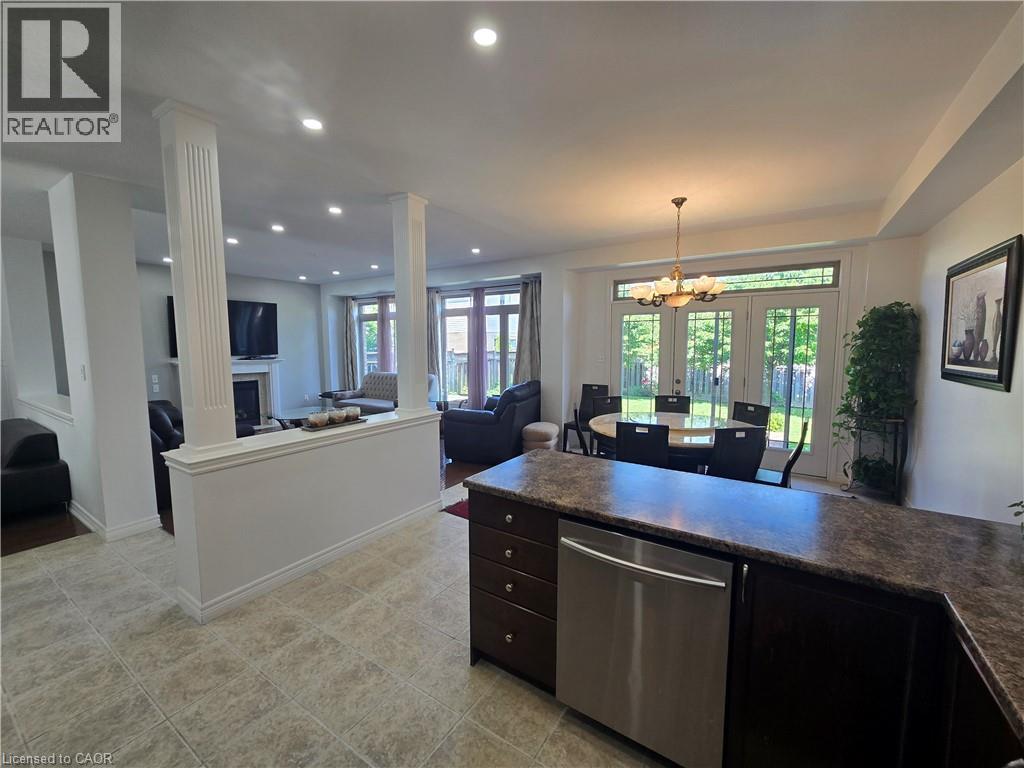197 CLOVERLEAF Drive - Image 20