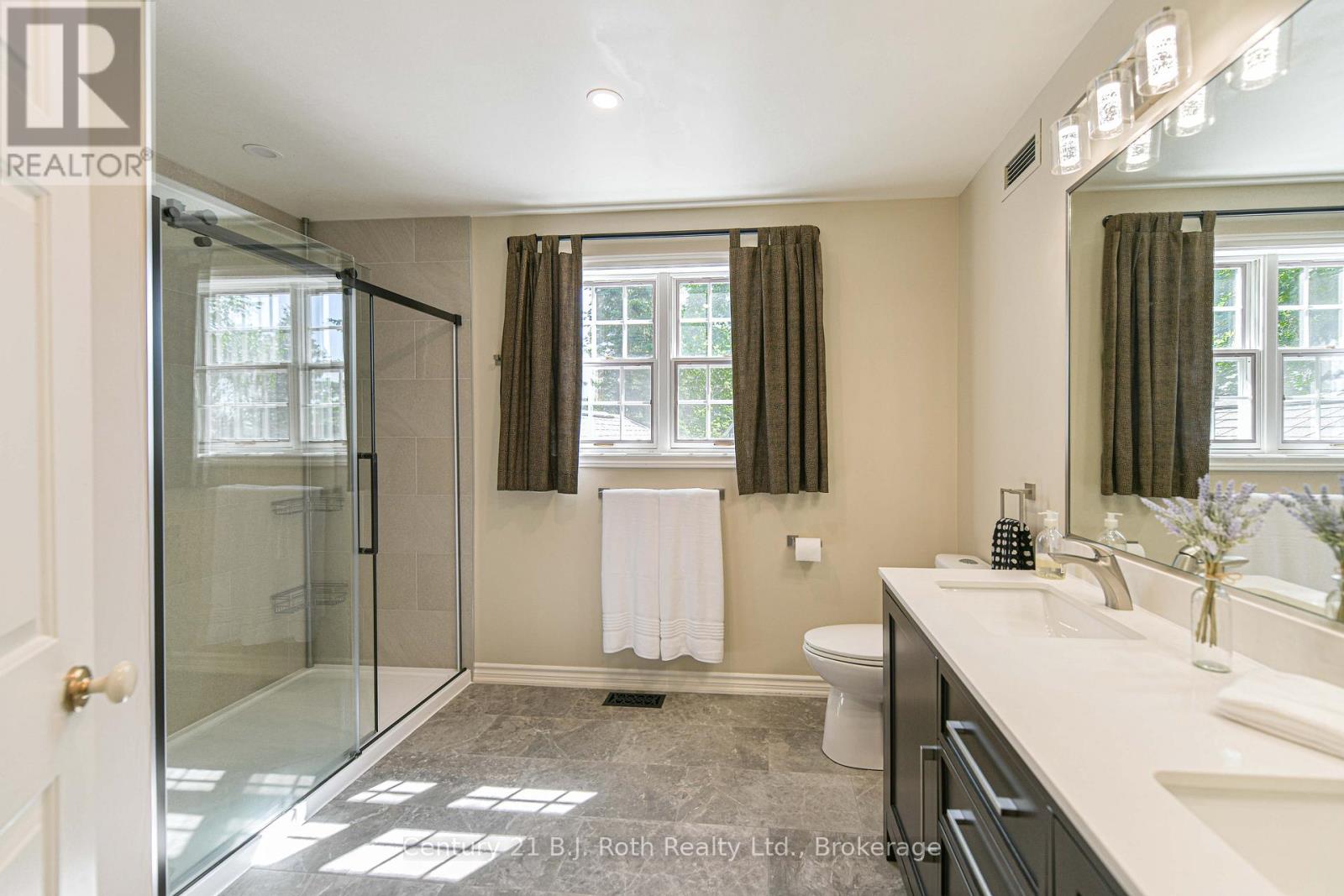 403 BAY STREET - Image 30