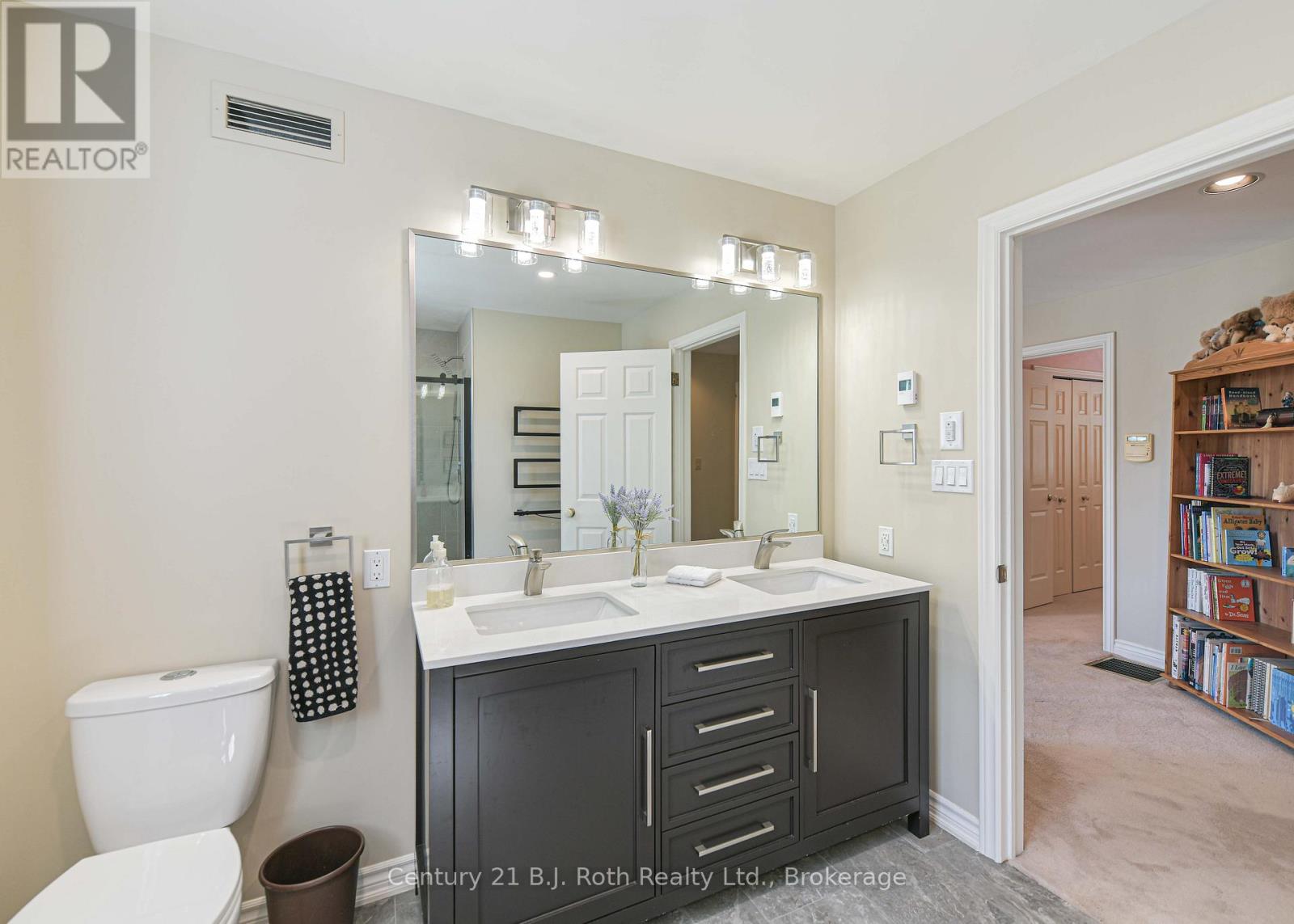 403 BAY STREET - Image 31