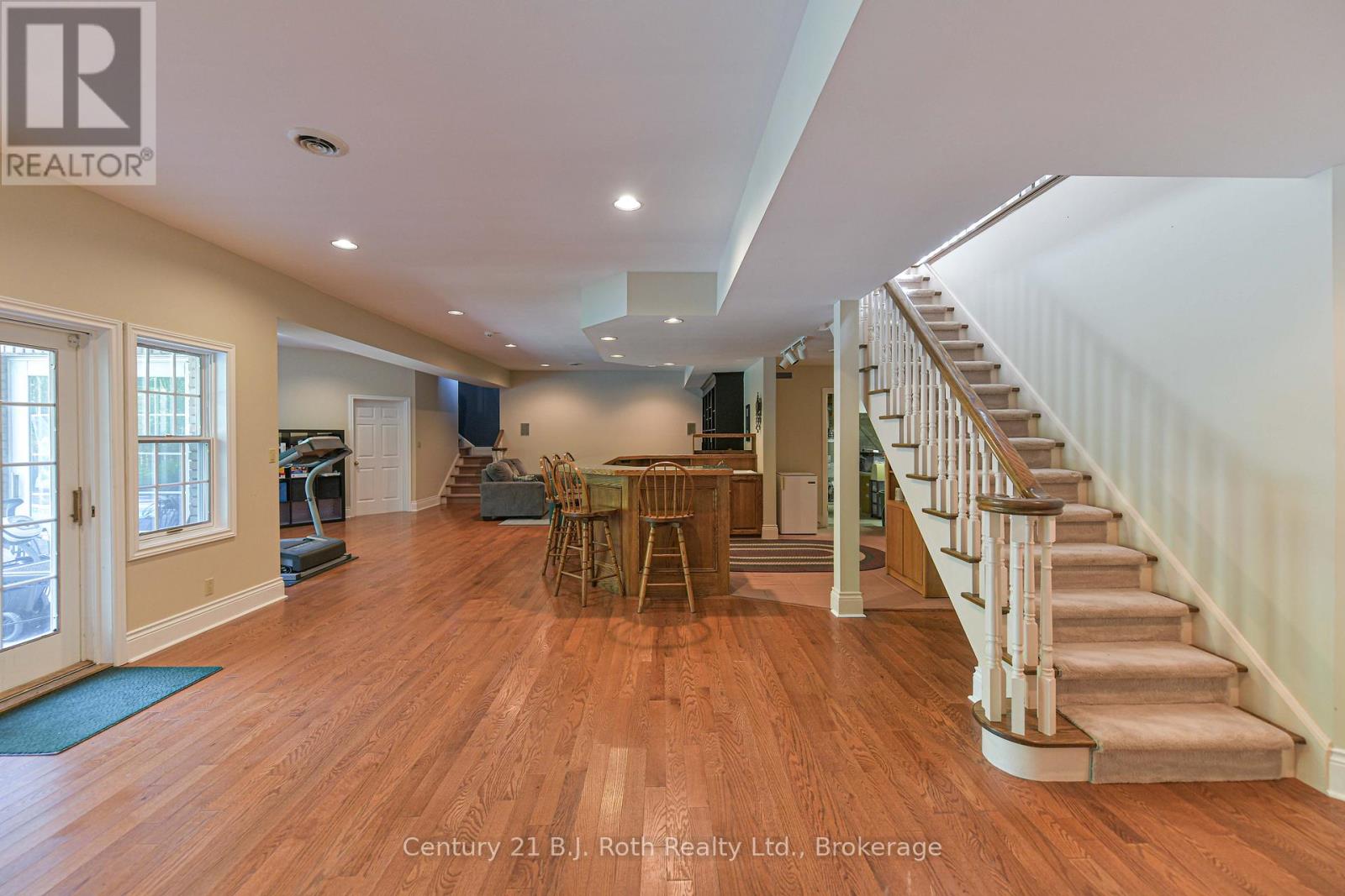 403 BAY STREET - Image 35