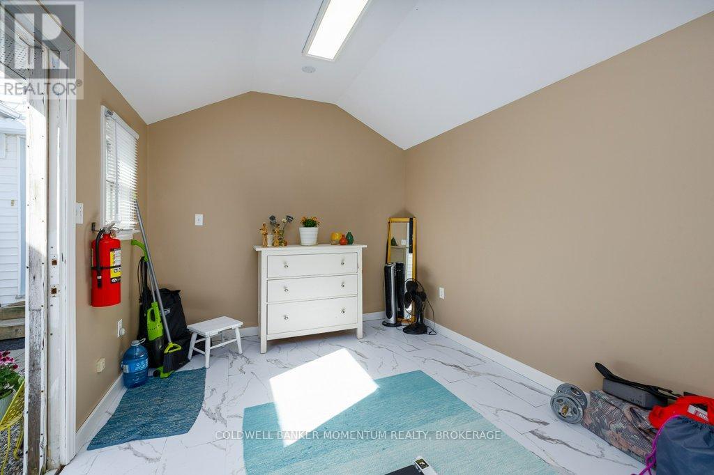 61 ROSEDALE AVENUE - 17