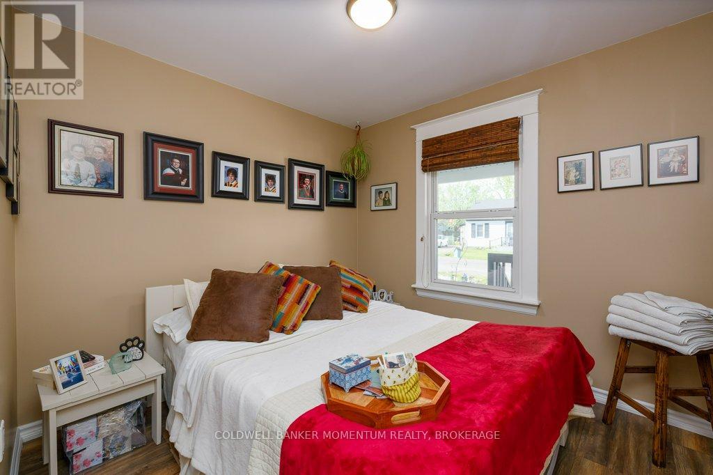61 ROSEDALE AVENUE - 12